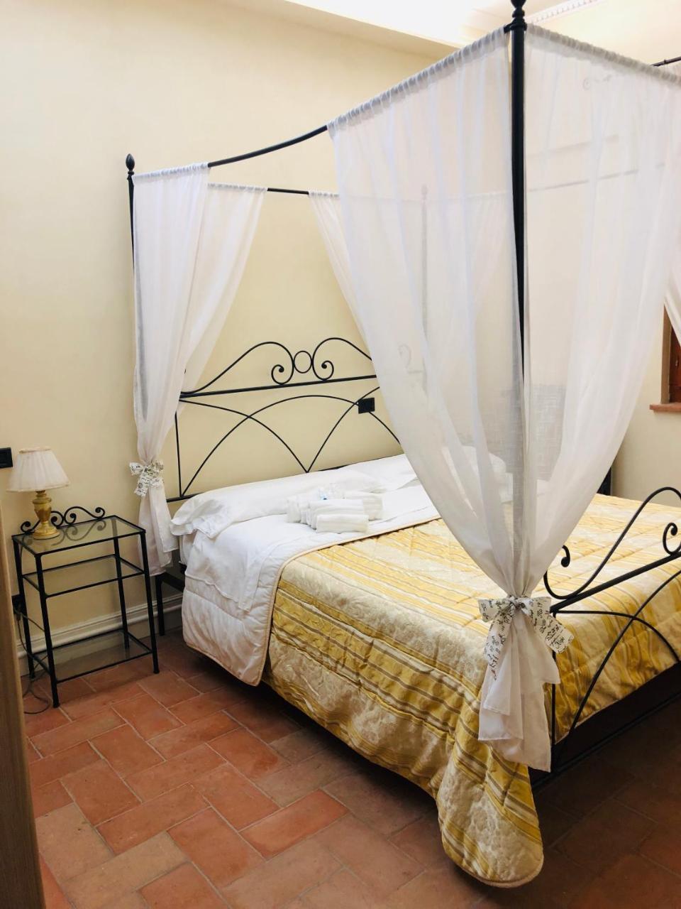 Agriturismo Beata Vanna ファブロ エクステリア 写真